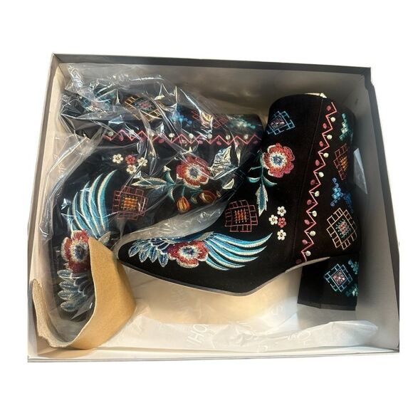 Johnny Was Devine Boho Chick Black Floral Embroidered Booties Size 38 NIB - Picture 4 of 15